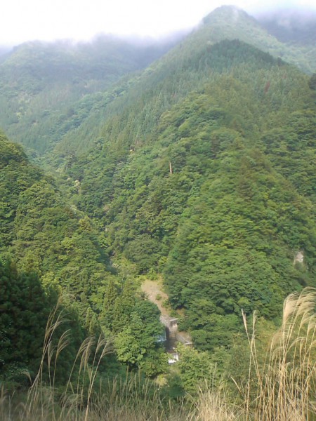 天然水が創られる山々