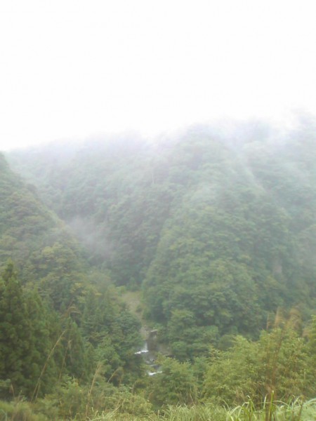 天然水が創られる山々