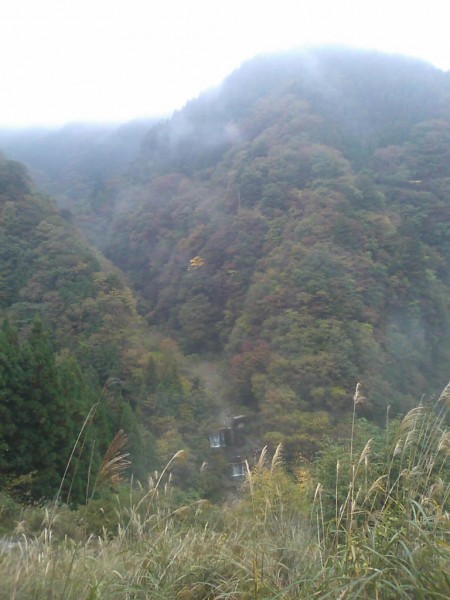 天然水が創られる山々