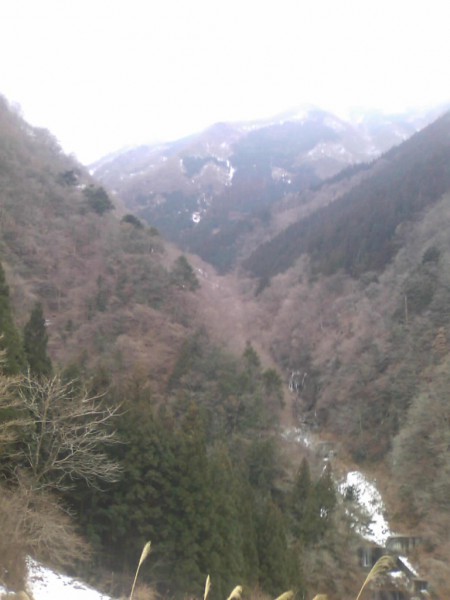 天然水が創られる山々