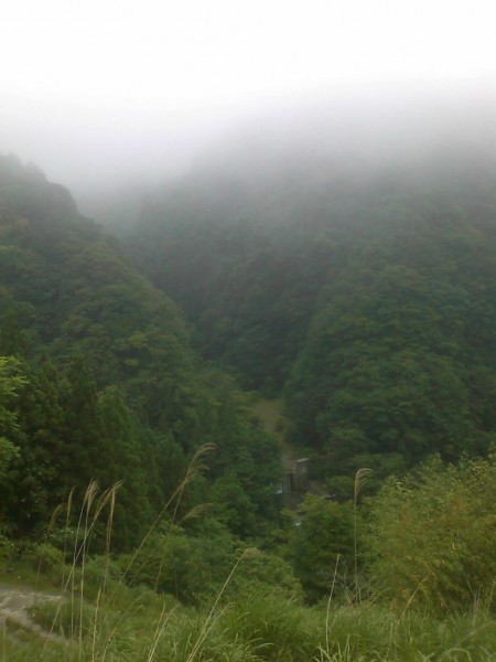 天然水が創られる山々