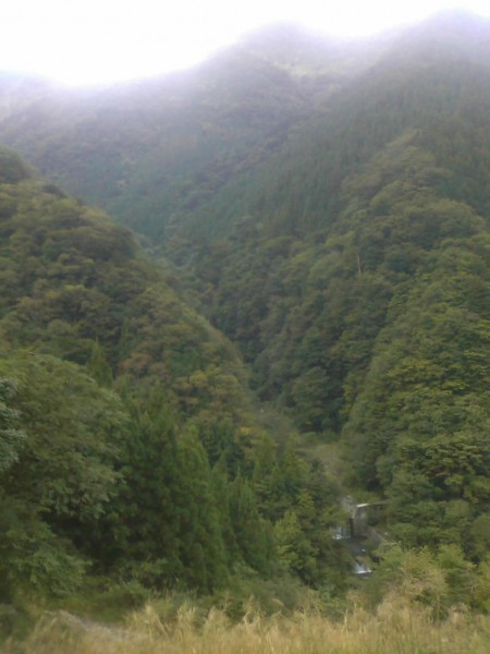 天然水が創られる山々