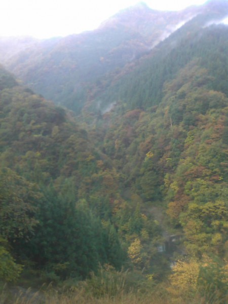 天然水が創られる山々