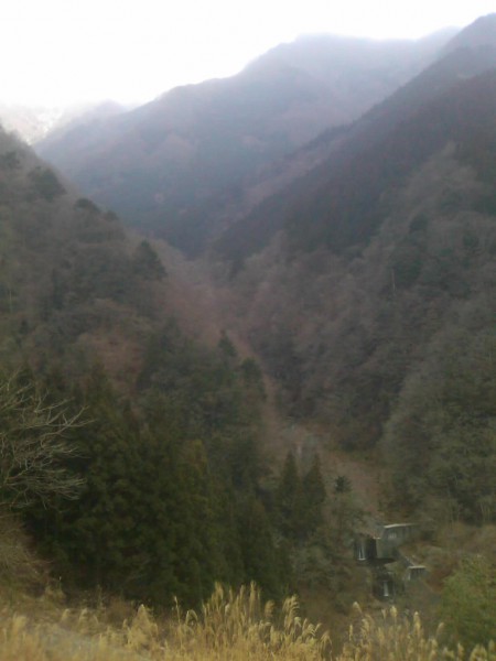 天然水が創られる山々