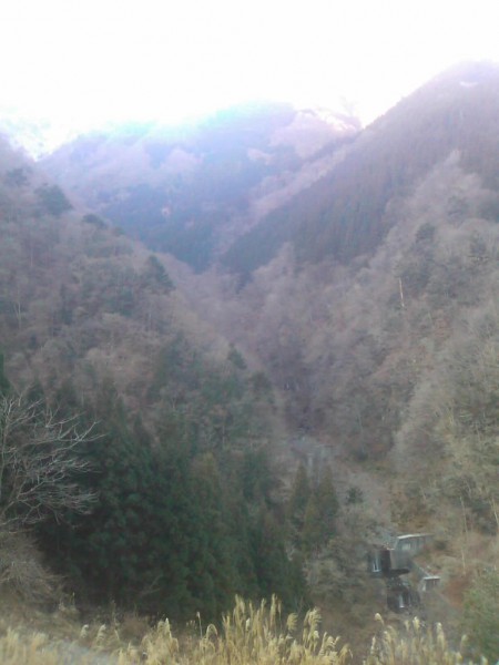 天然水が創られる山々