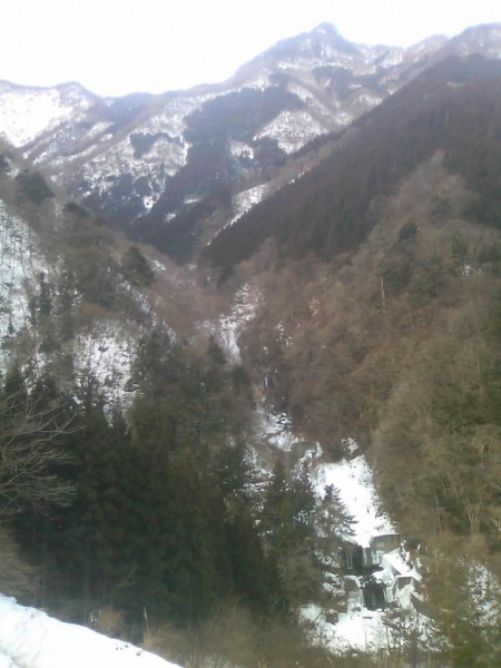 天然水が創られる山々