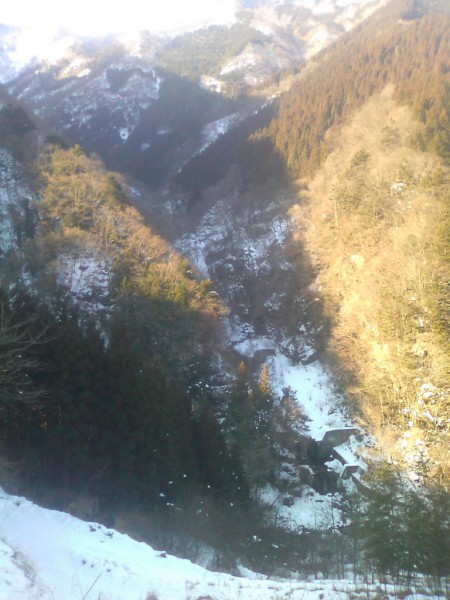 天然水が創られる山々