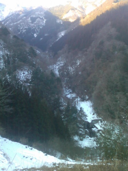 天然水が創られる山々