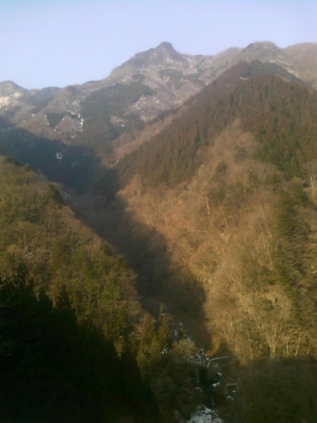 天然水が創られる山々